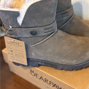NWT BearPaw Gray Suede Winter Boots